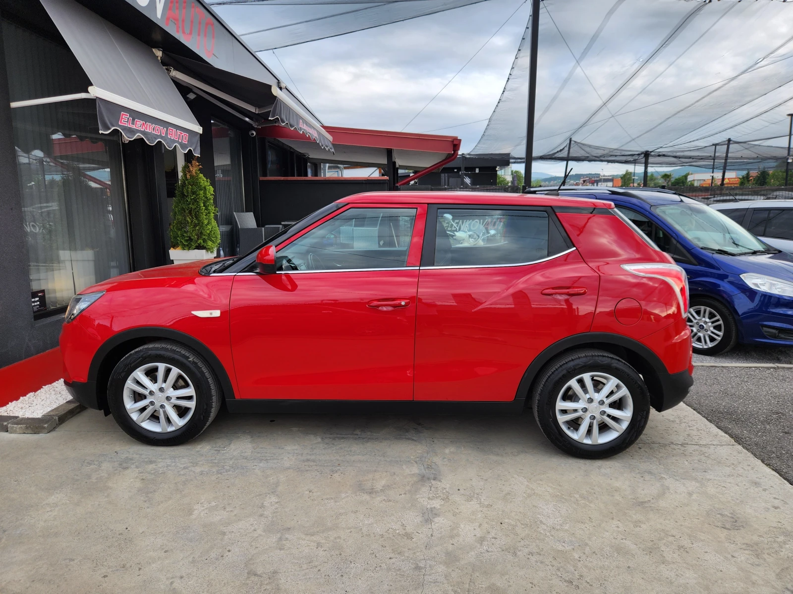 SsangYong Tivoli 1.6I-128к.с EURO 6b-НАВИГАЦИЯ-ШВЕЙЦАРИЯ - изображение 4