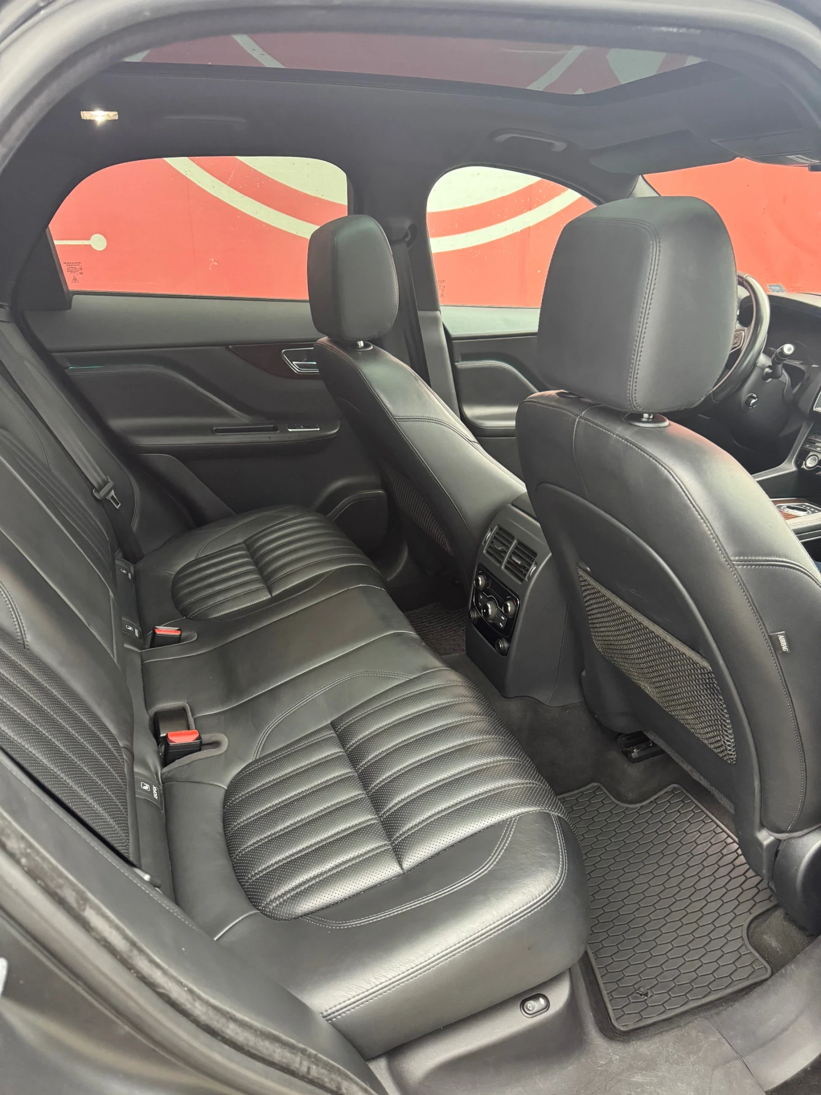 Jaguar F-PACE 2.0D* Full* led* digital* 110 000 kм - изображение 10