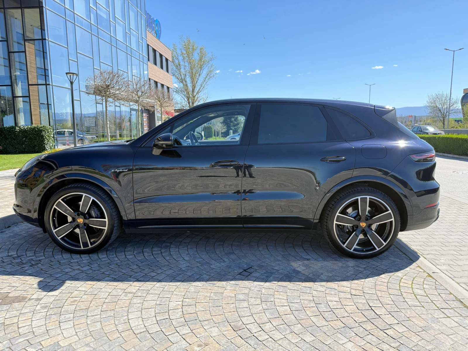 Porsche Cayenne 3.0 V6 E-Hybrid, снимка 8 - Автомобили и джипове - 54205176