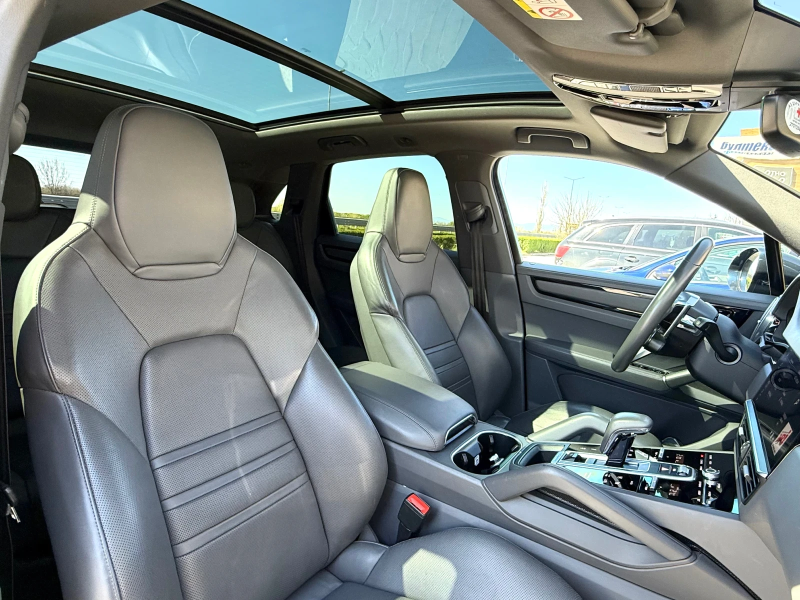 Porsche Cayenne 3.0 V6 E-Hybrid, снимка 14 - Автомобили и джипове - 54205176