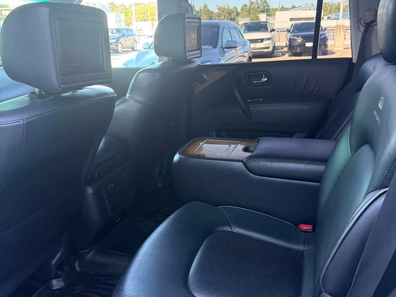 Infiniti QX56 * 7 passenger * АВТОКРЕДИТ БЕЗ ПЪРВОНАЧАЛНА ВНОСКА, снимка 11 - Автомобили и джипове - 55528591
