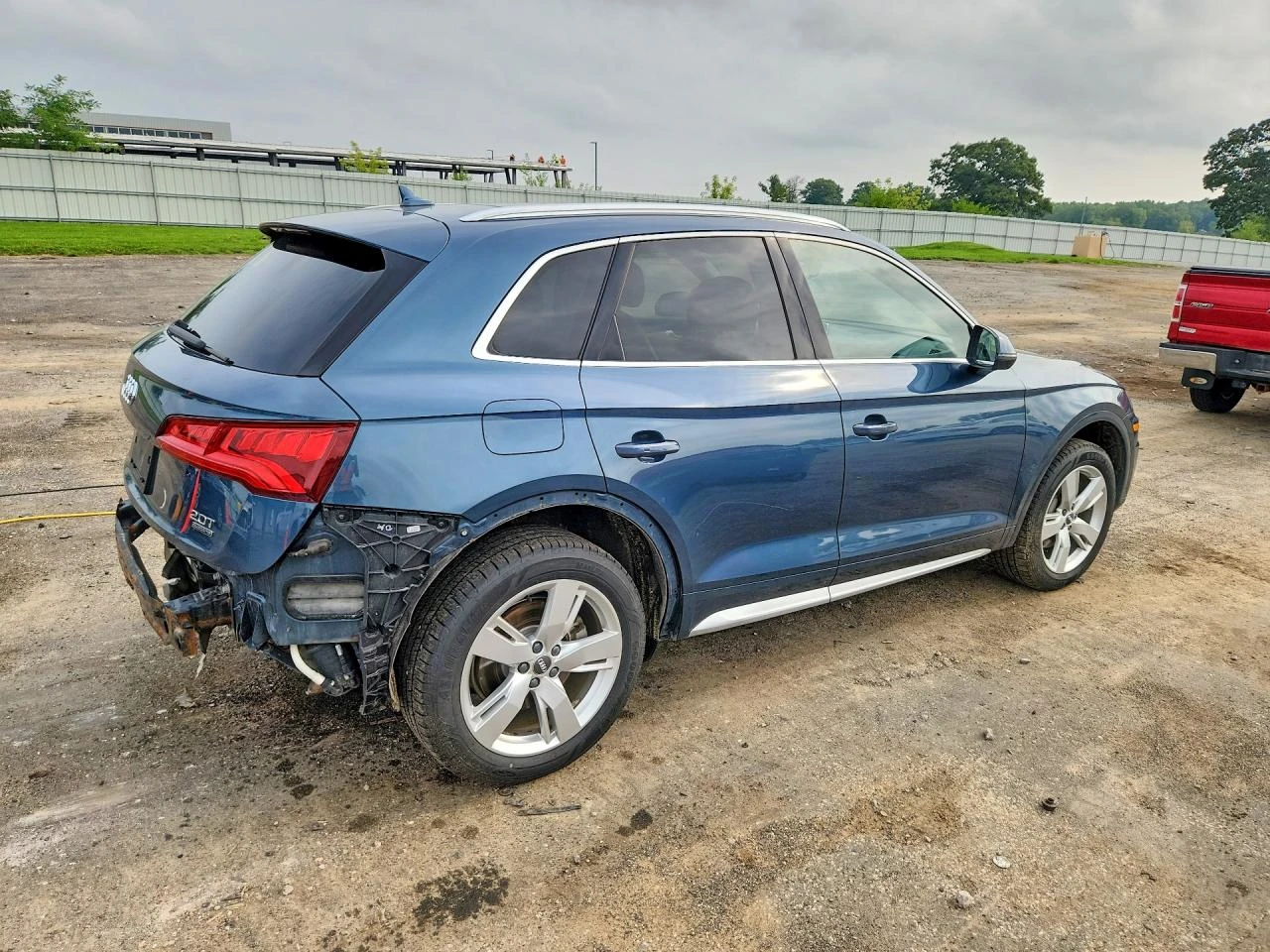 Audi Q5 2.0l Premium Plus, снимка 3 - Автомобили и джипове - 55802914
