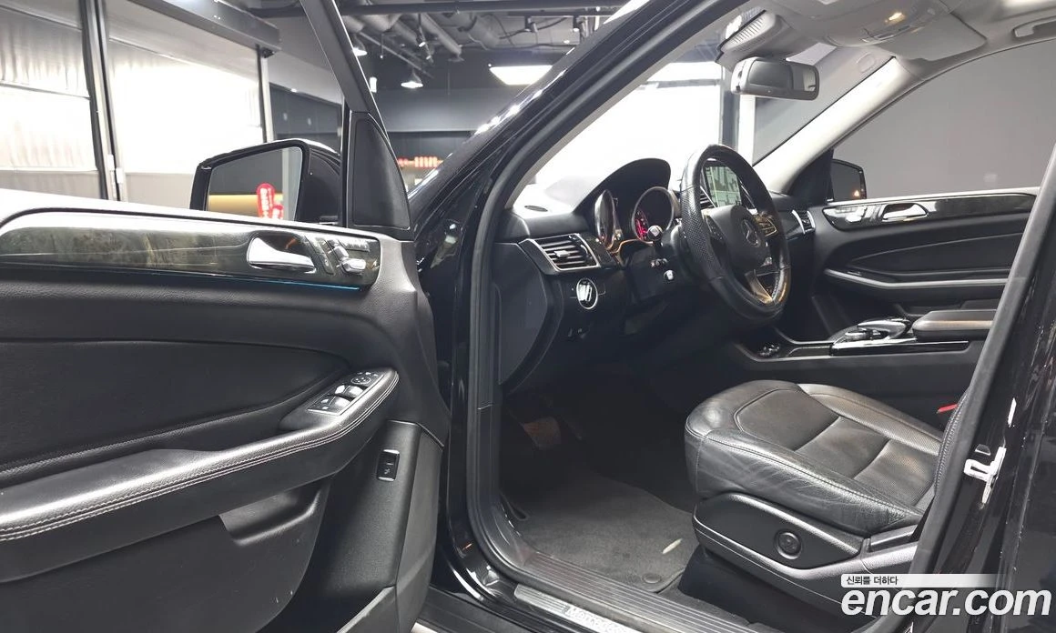 Mercedes-Benz GLE GLE350 d 4MATIC, снимка 12 - Автомобили и джипове - 56117484