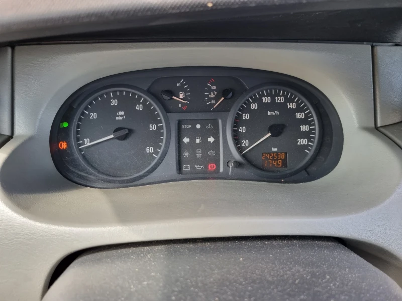 Opel Vivaro 1, 900DTI/ХЛАДИЛЕН/EURO4, снимка 13 - Бусове и автобуси - 50326478