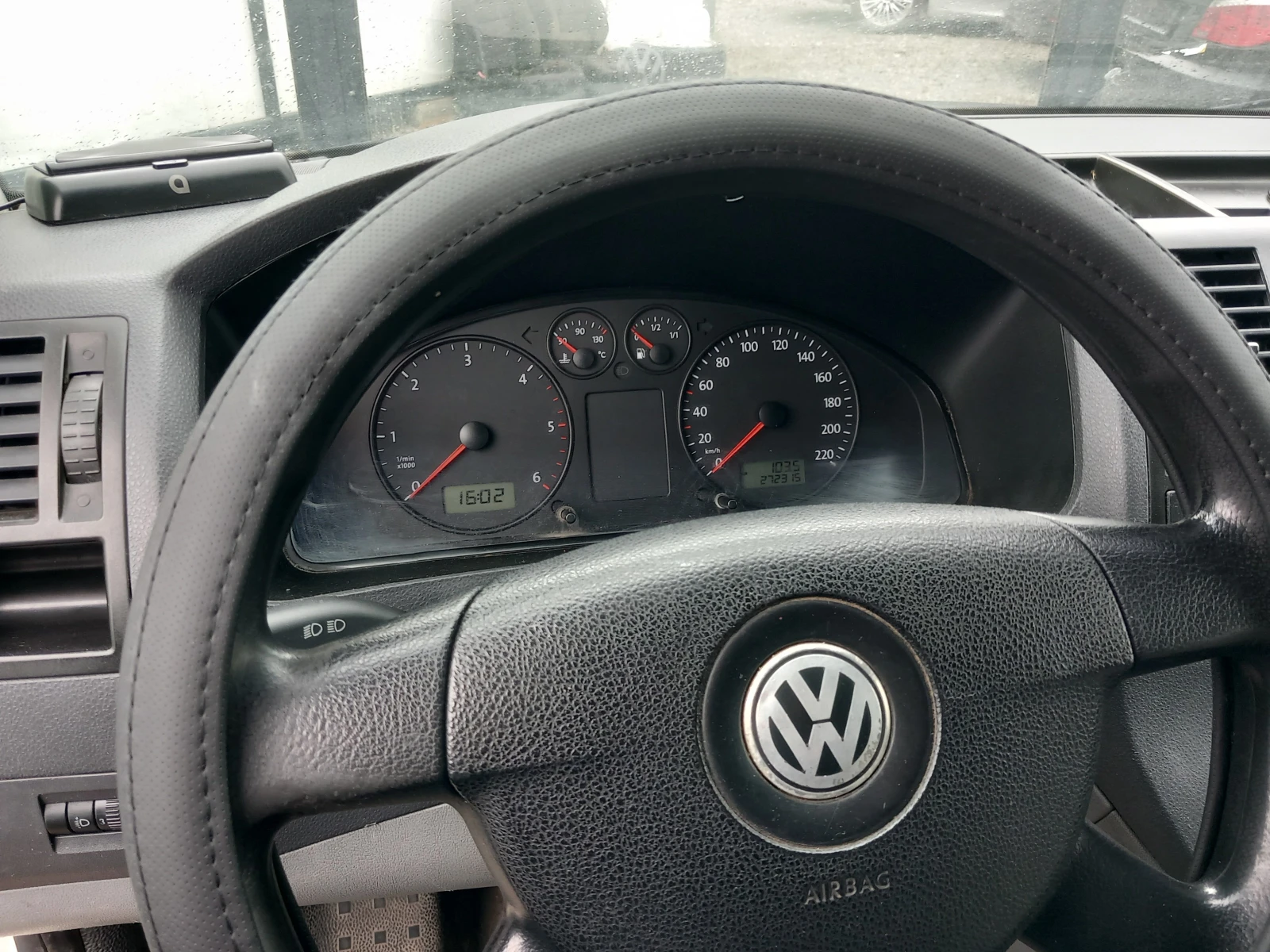 VW Transporter 1.9 TDI - изображение 10