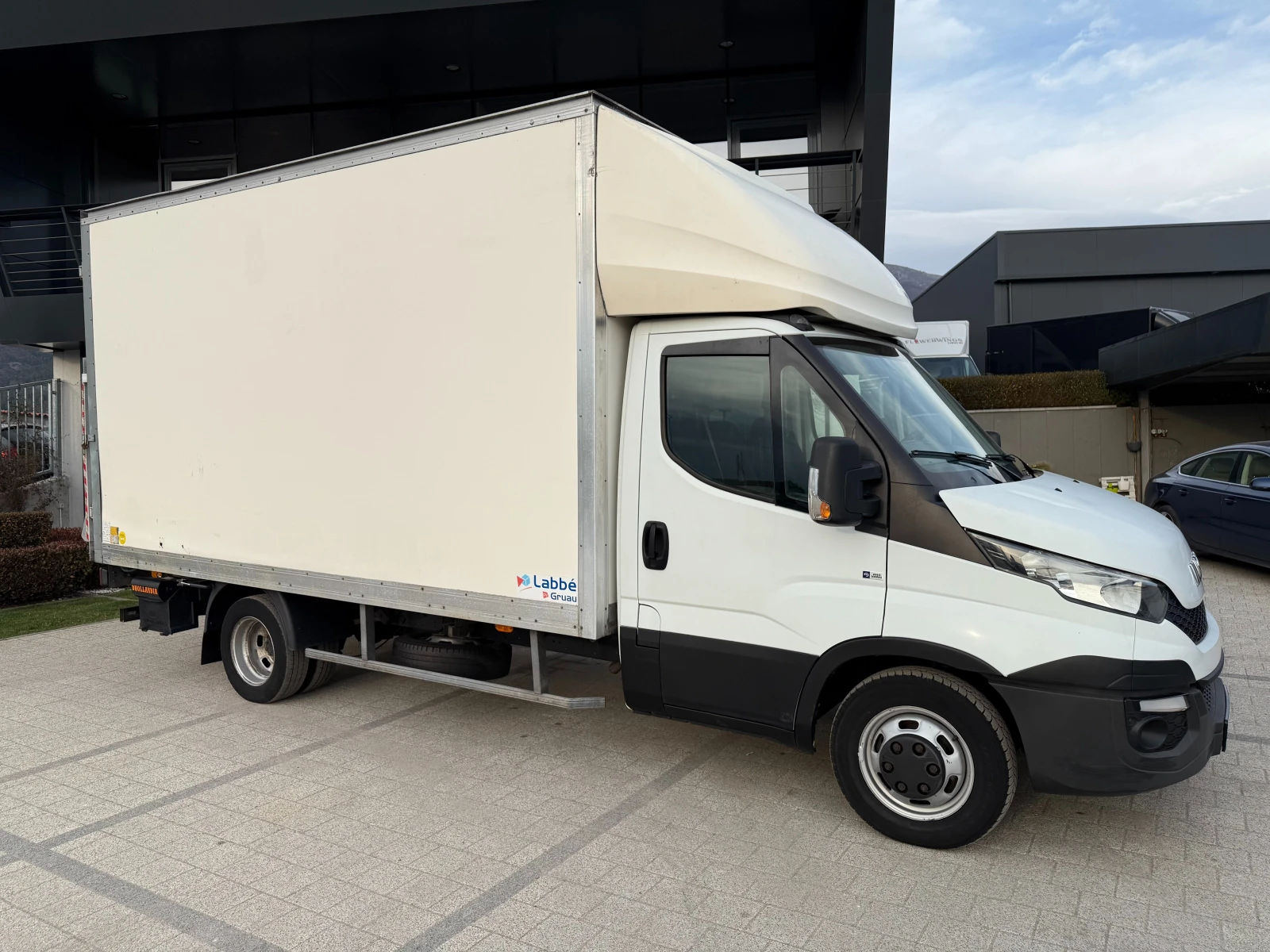 Iveco Daily 35C15 3.0HPI 3.5т. 4.30м. Падащ борд + Климатик  - изображение 2