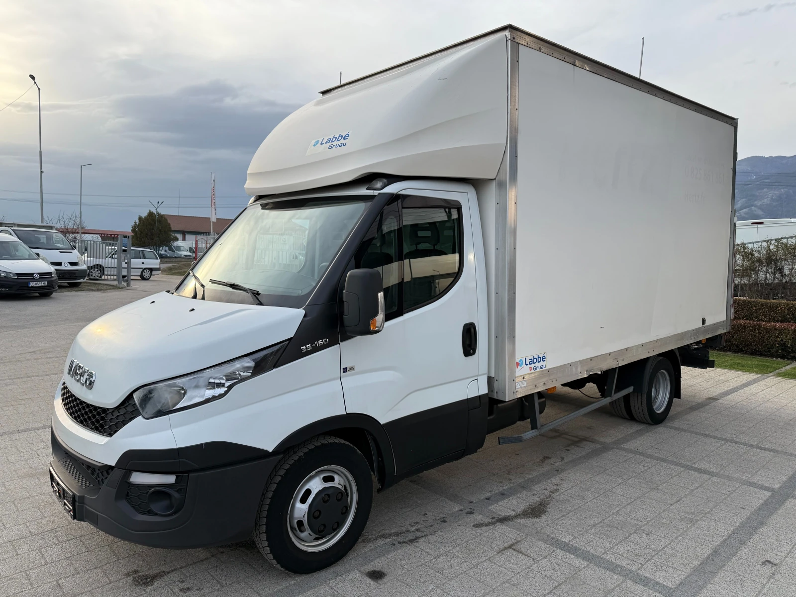 Iveco Daily 35C15 3.0HPI 3.5т. 4.30м. Падащ борд + Климатик  - изображение 3