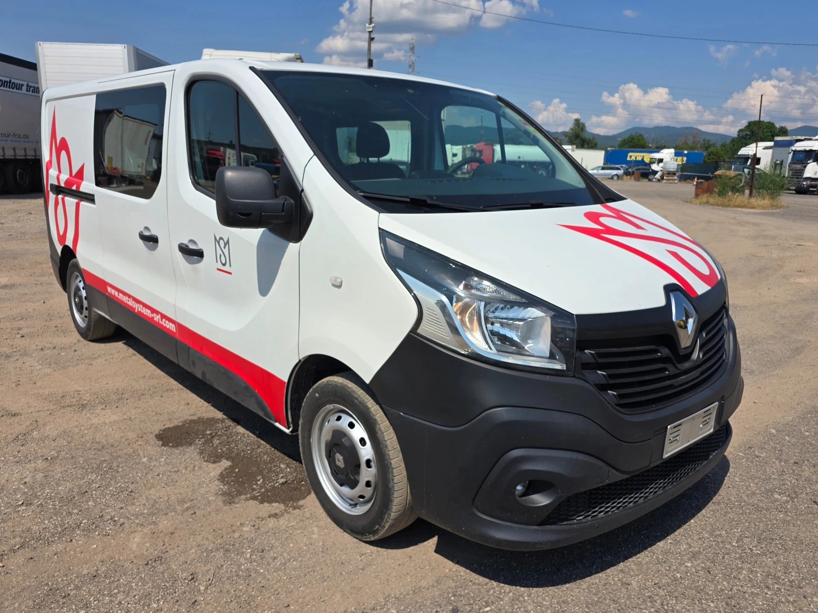 Renault Trafic 5+ 1* ТОВАРОПЪТНИЧЕСКИ* 1.6dci* 125кс* 