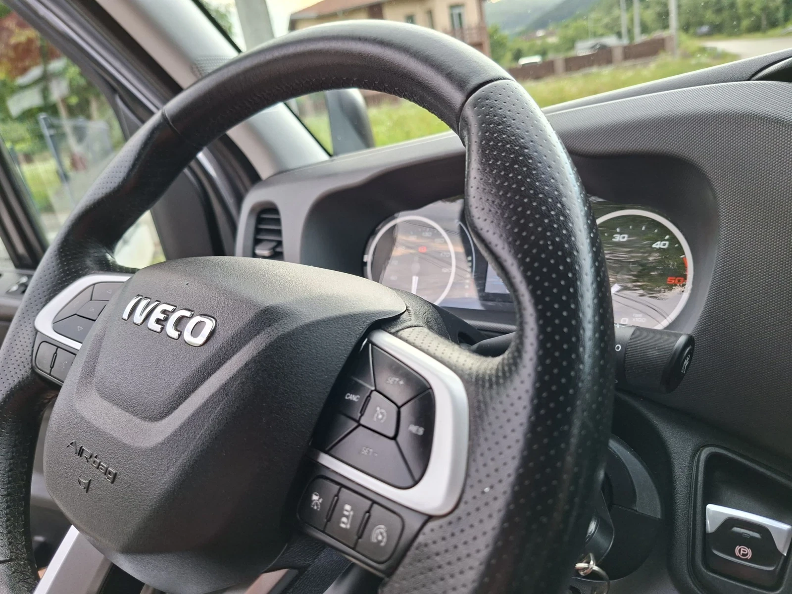Iveco Daily 50С21* 3.5т* 6.05м* КЛИМА* LED* NAVI, снимка 13 - Бусове и автобуси - 55225812