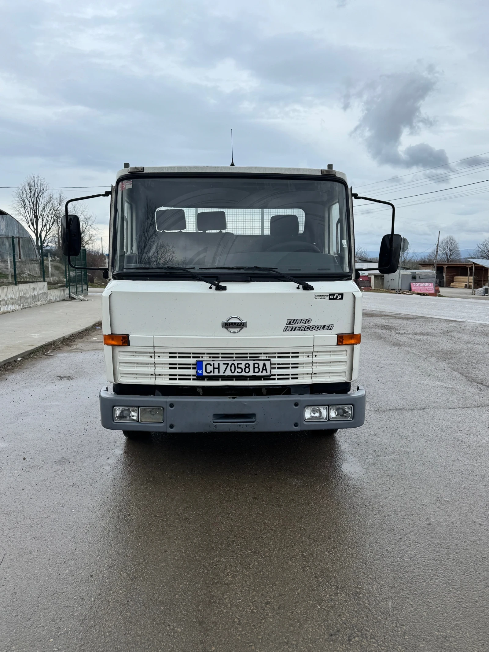 Nissan L35 3.0 TDi "B" категория, снимка 3 - Бусове и автобуси - 56072169