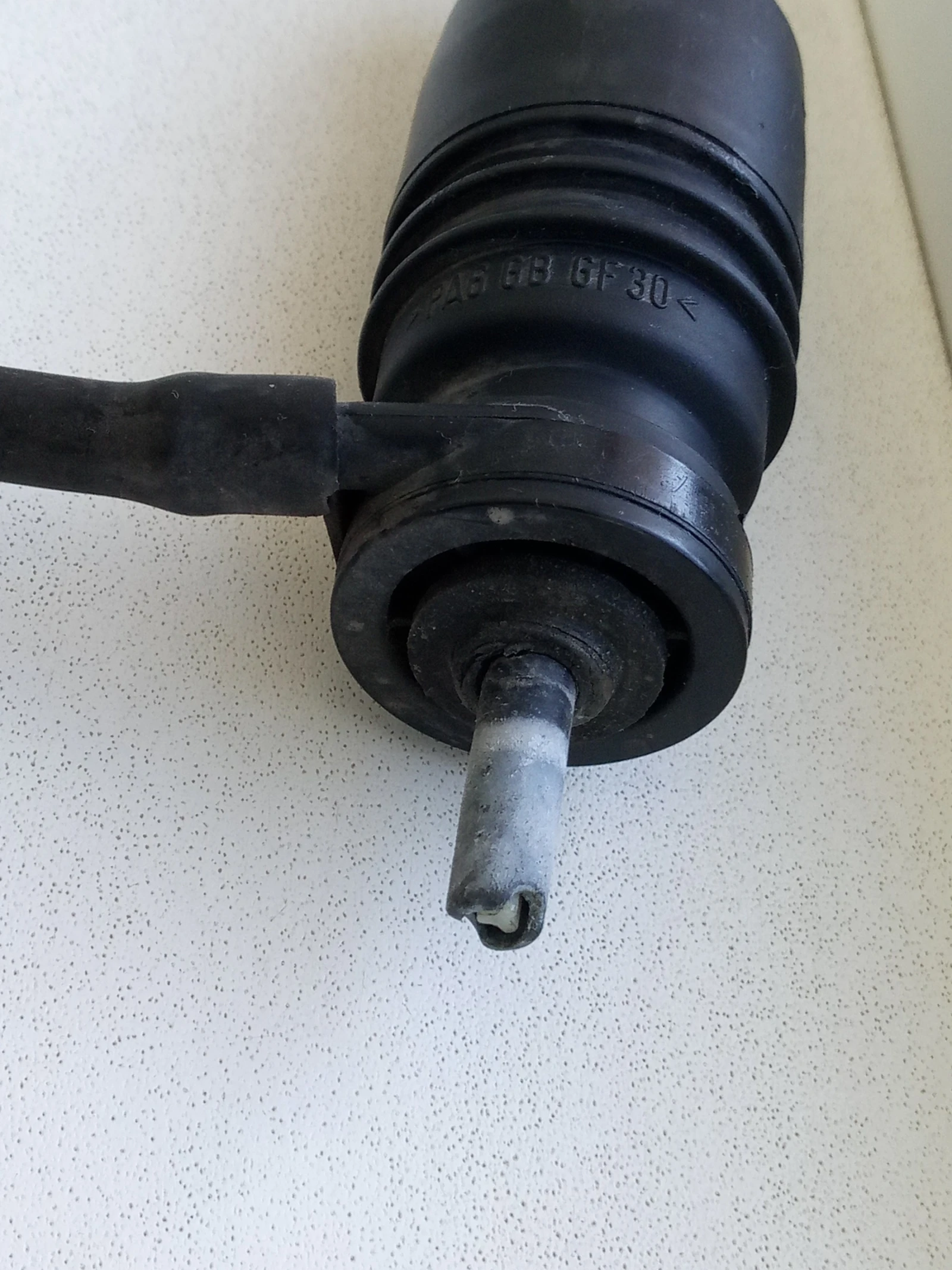 помпа за чистачки на Mercedes-Benz A 033 545 02 28, снимка 2 - Части - 56011387