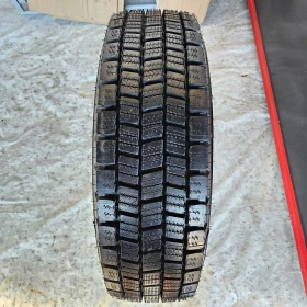 Гуми, снимка 1