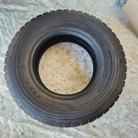 Гуми, снимка 4