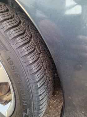 Обява за продажба на Ford Focus  Sedan, Ghia ~4 200 лв. - изображение 8 | Auto.bg Обява за продажба на Ford Focus  Sedan, Ghia ~4 200 лв. - изображение 8