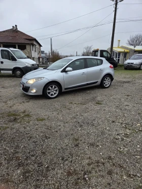 Renault Megane 1.5 DCI - 5200 лв. / 2658.72 € - 42514818 8