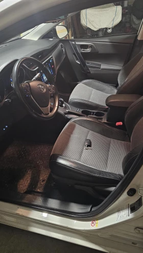 Toyota Auris - 15000 € / 29337.45 лв. - 45643093 12