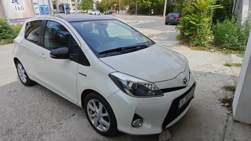 Toyota Yaris, снимка 15 - Автомобили и джипове - 49599631