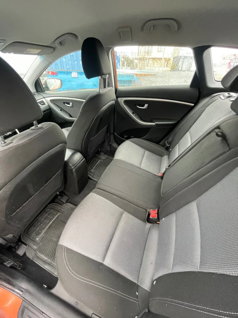 Hyundai I30 1.6 CRDI, снимка 10 - Автомобили и джипове - 48700836