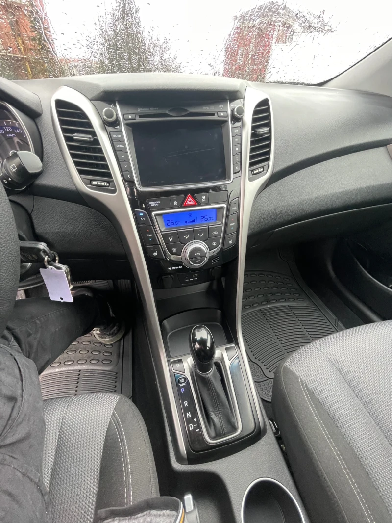 Hyundai I30 1.6 CRDI, снимка 7 - Автомобили и джипове - 48700836