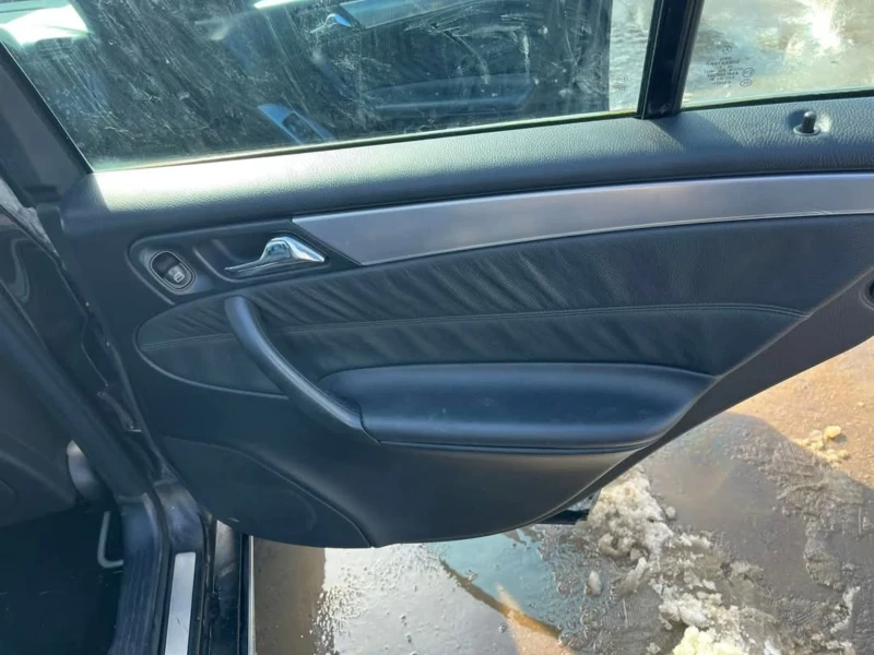 Mercedes-Benz C 180 271, снимка 11 - Автомобили и джипове - 49304107