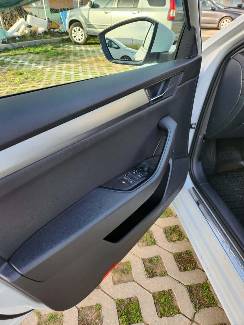 Skoda Superb 2.0 4x4, снимка 13 - Автомобили и джипове - 49692249