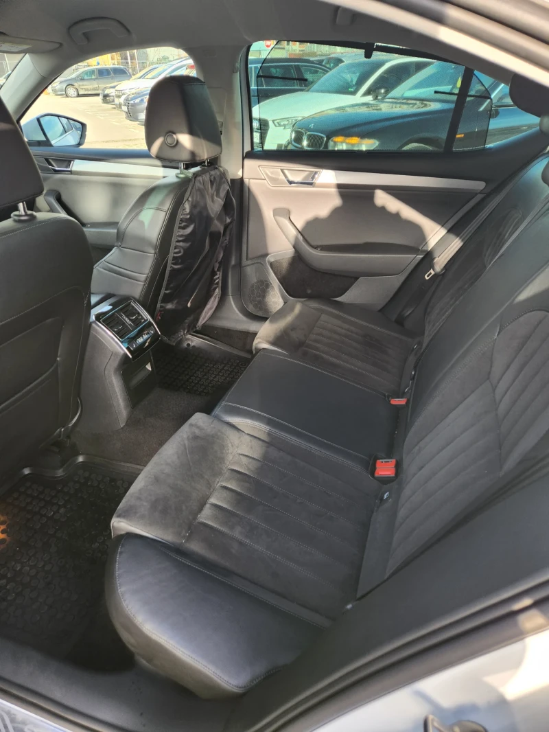 Skoda Superb 2.0 4x4, снимка 17 - Автомобили и джипове - 49692249