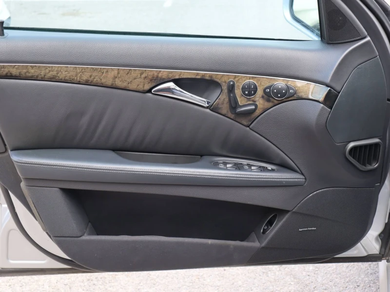 Mercedes-Benz E 55 AMG Harman Kardon/Memory/Navi/BiXenon, снимка 6 - Автомобили и джипове - 50747523