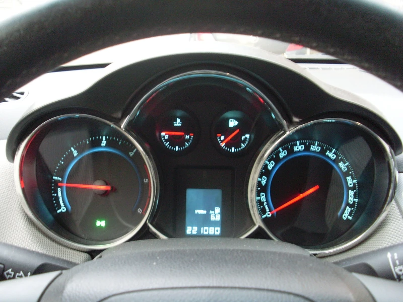 Chevrolet Cruze 2.0 VCDI, снимка 8 - Автомобили и джипове - 52452127