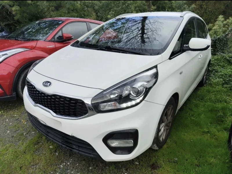 Kia Carens Facelift , снимка 4 - Автомобили и джипове - 52643773