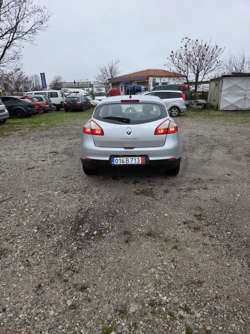 Renault Megane 1.5 DCI, снимка 4 - Автомобили и джипове - 52584237