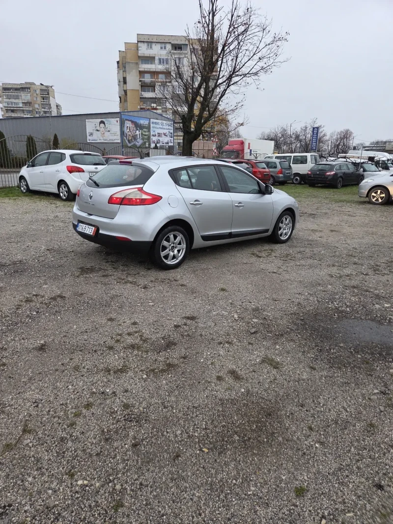 Renault Megane 1.5 DCI, снимка 2 - Автомобили и джипове - 52584237