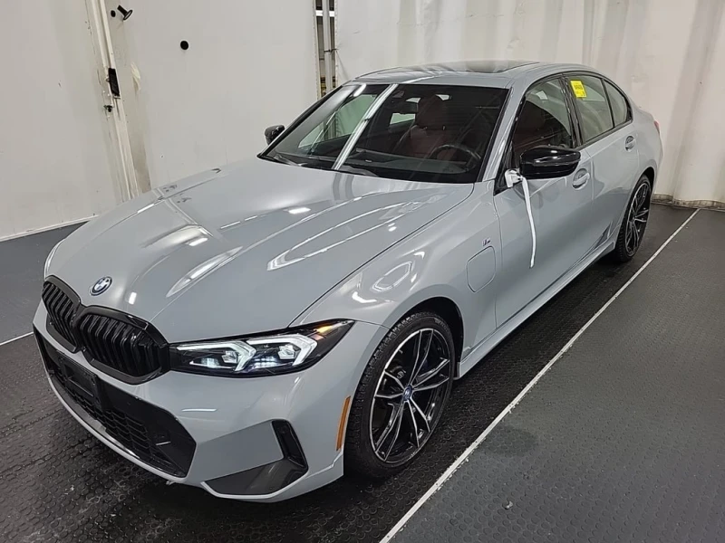 BMW 330 E Plug-in * M-Sport * CARFAX * Втори чифт гуми * 