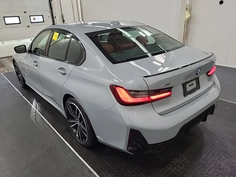 BMW 330 E Plug-in * M-Sport * CARFAX * Втори чифт гуми * , снимка 5 - Автомобили и джипове - 53381550