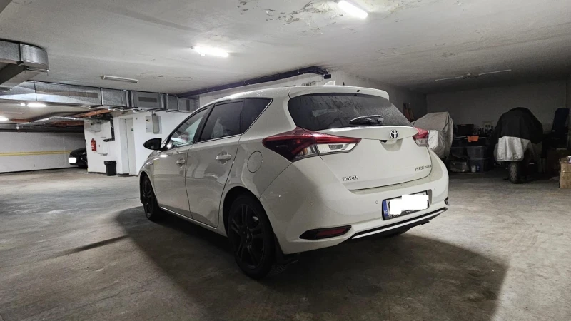 Toyota Auris, снимка 5 - Автомобили и джипове - 53501232