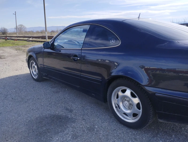 Mercedes-Benz CLK 230, снимка 5 - Автомобили и джипове - 53537390