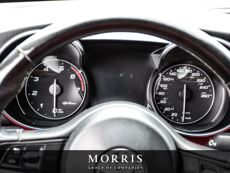 Alfa Romeo Giulia AWD - изображение 10