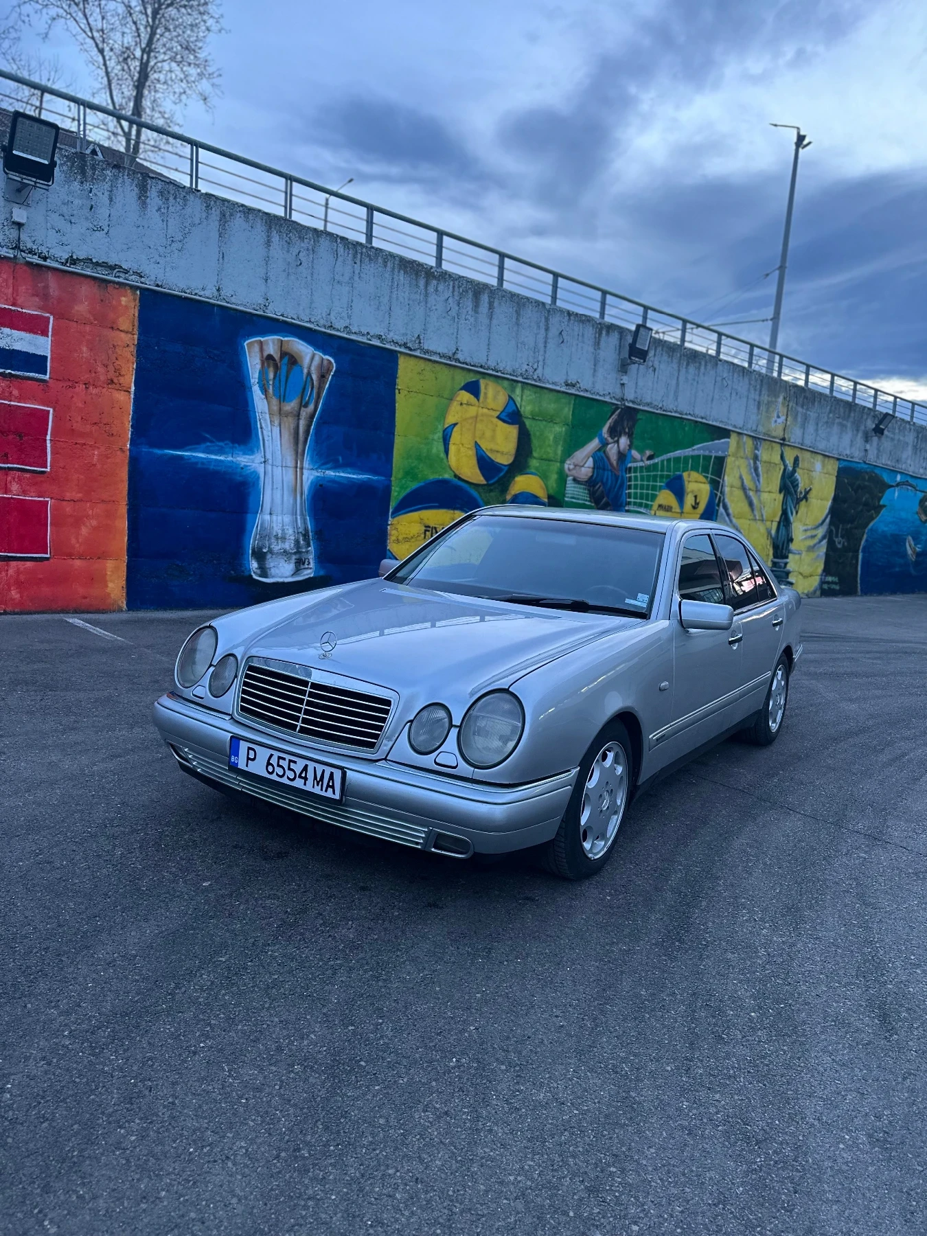 Mercedes-Benz E 430 САМО ЗАДНО, снимка 1