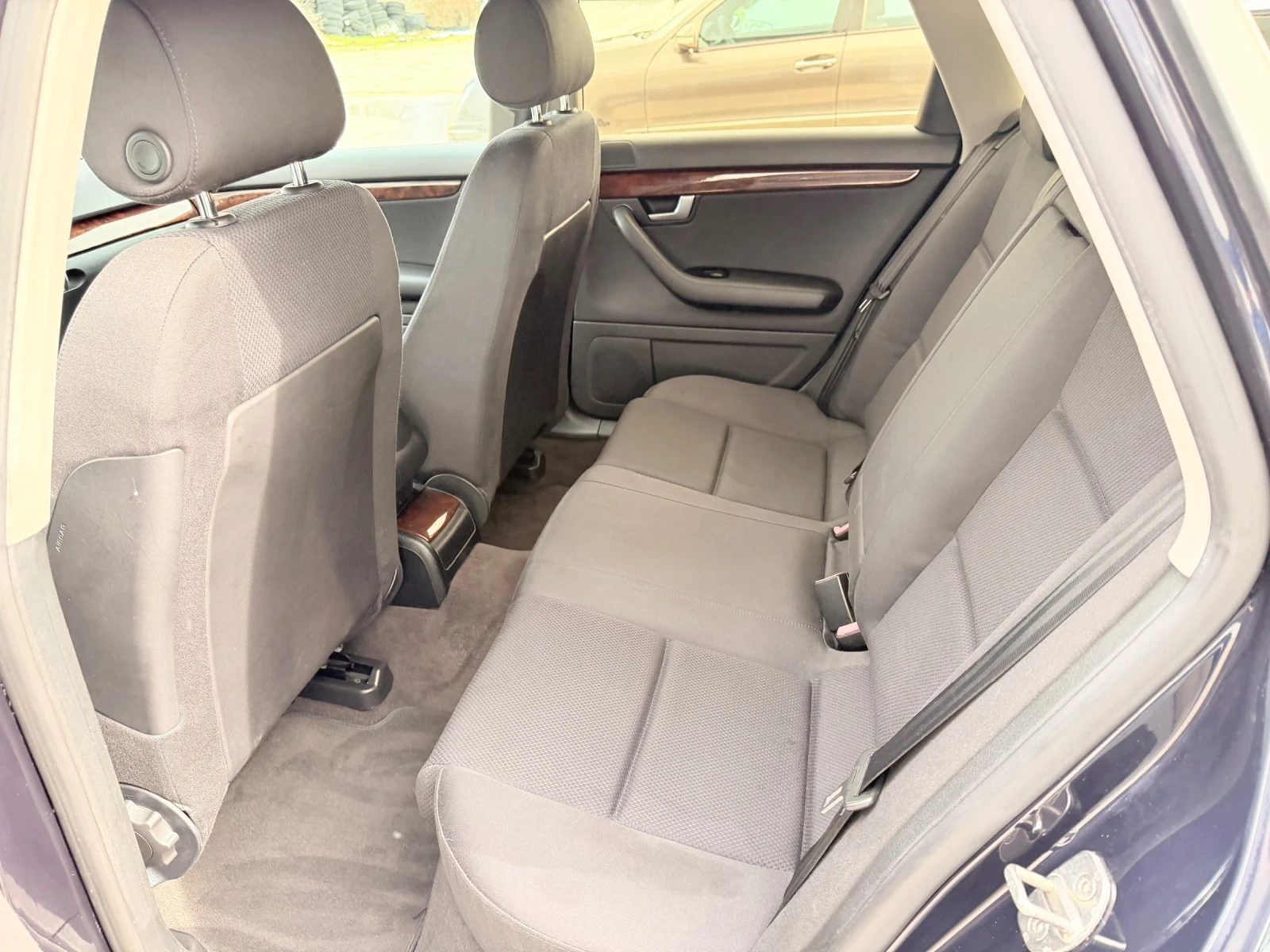 Audi A4 2.0i 130k.c* BRC* UNIKAT* , снимка 8 - Автомобили и джипове - 45312565