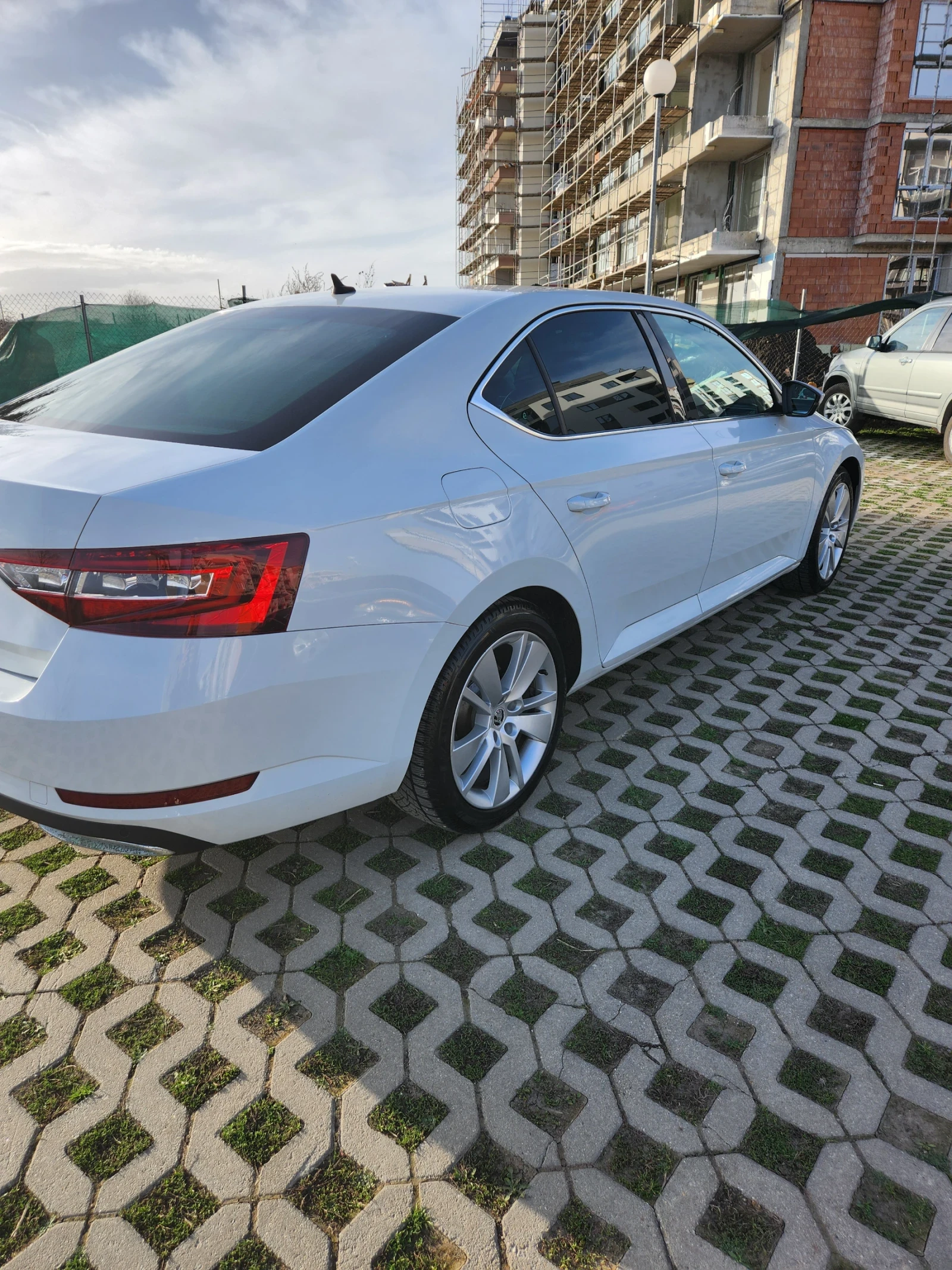 Skoda Superb 2.0 4x4 - изображение 3