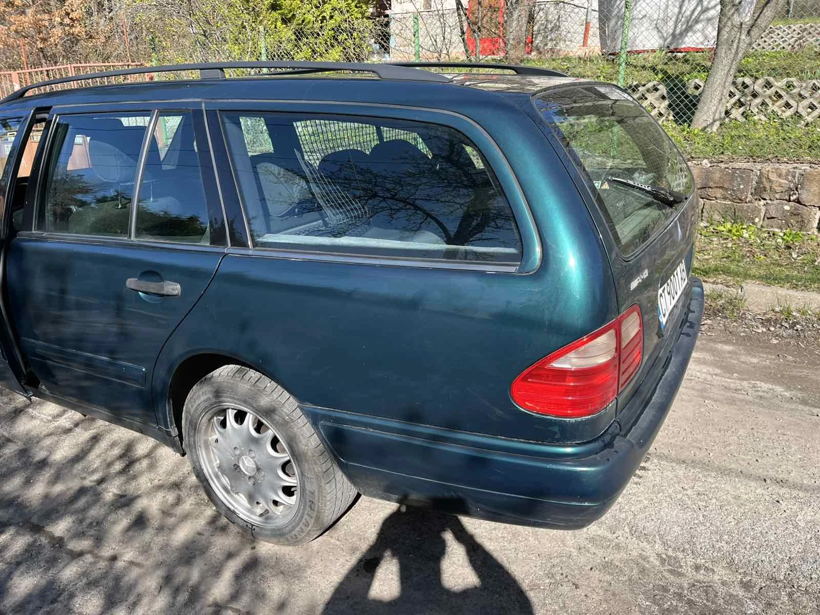 Mercedes-Benz 200 E - изображение 4