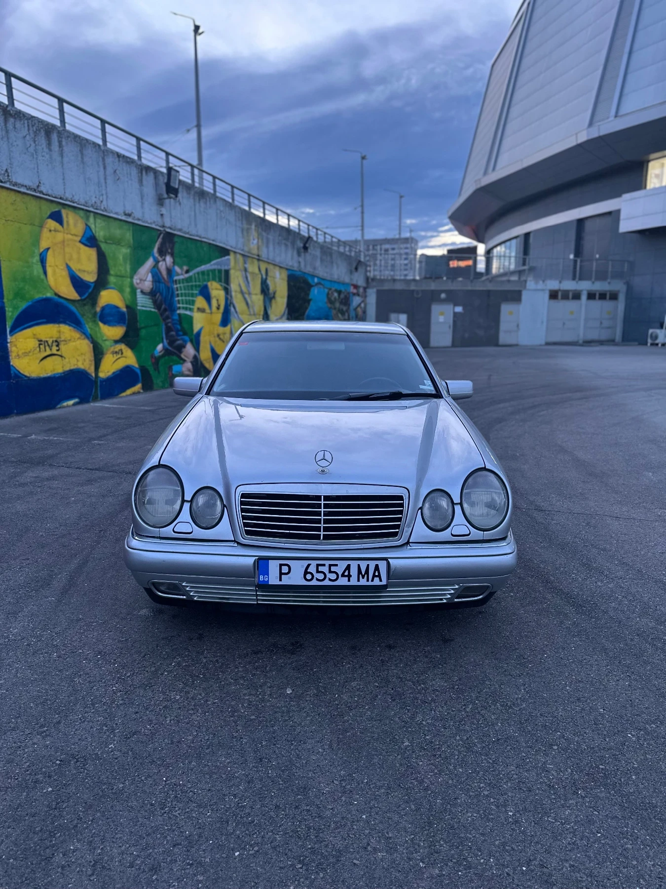 Mercedes-Benz E 430 САМО ЗАДНО - изображение 2