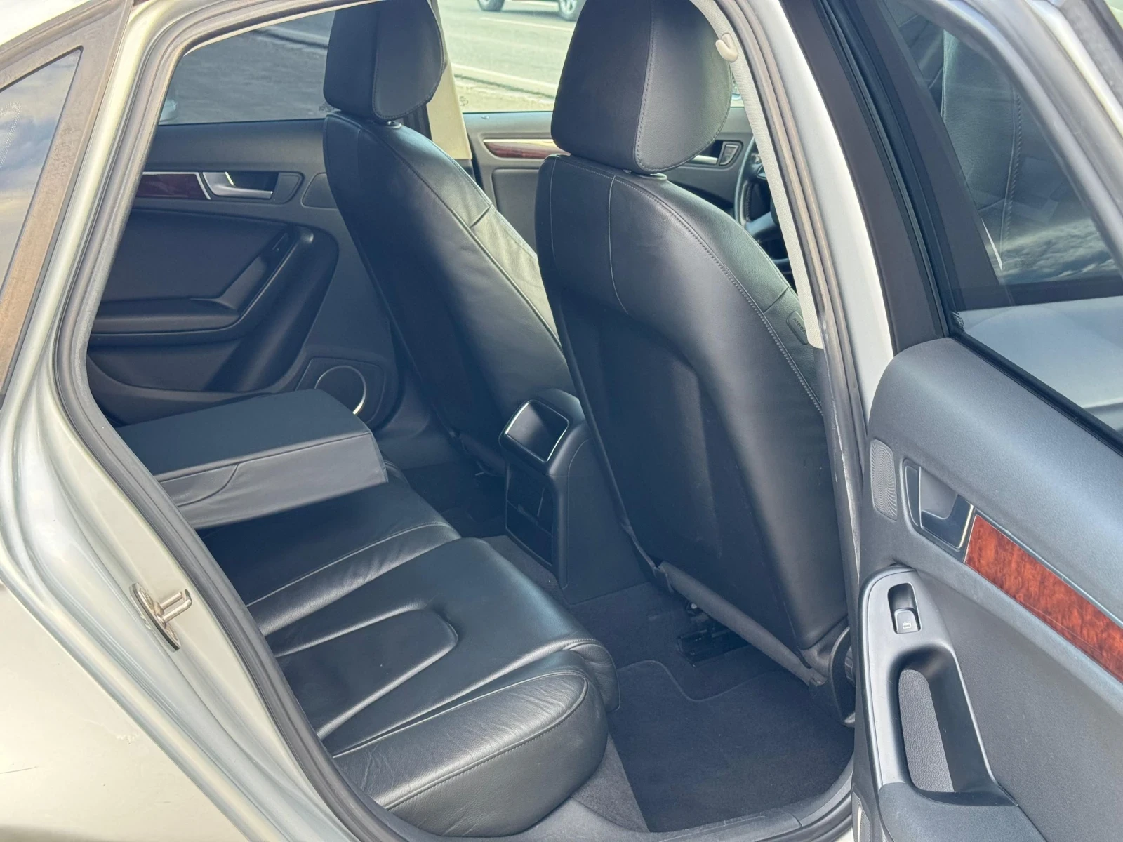 Audi A4 2.0TDI 143�.� NAVI AVTOMAT  | Mobile.bg � ����������� 12