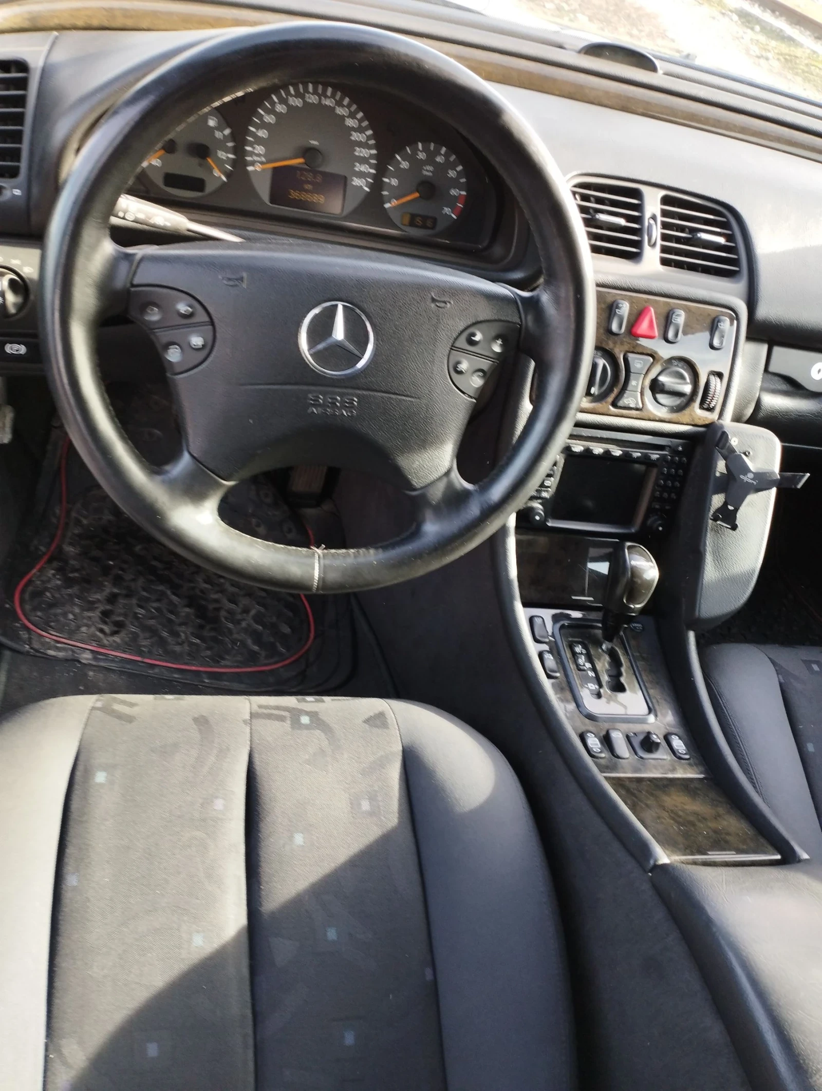 Mercedes-Benz CLK 230, снимка 7 - Автомобили и джипове - 53537390