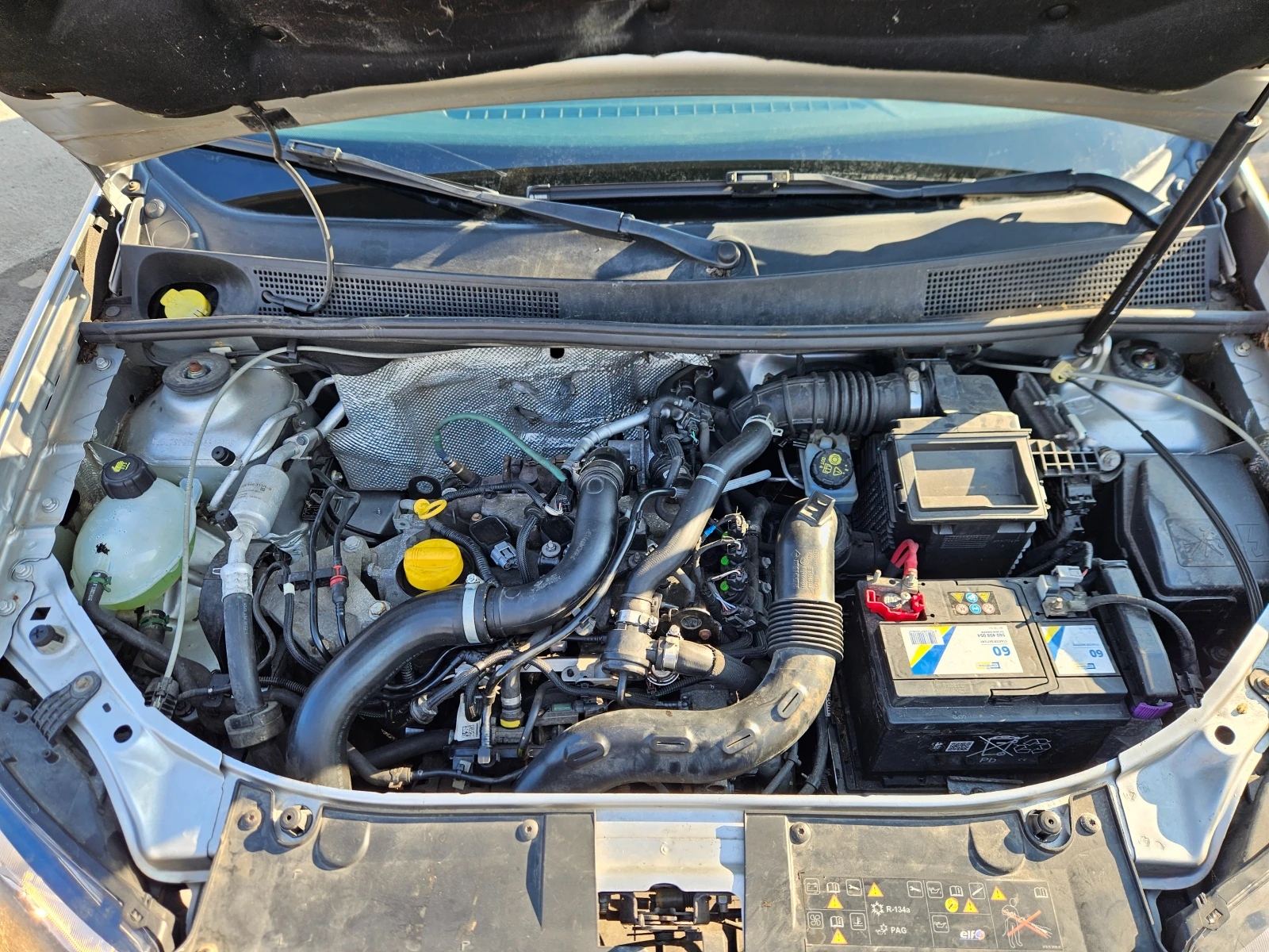 Dacia Logan Бензин газ, снимка 17 - Автомобили и джипове - 53741792