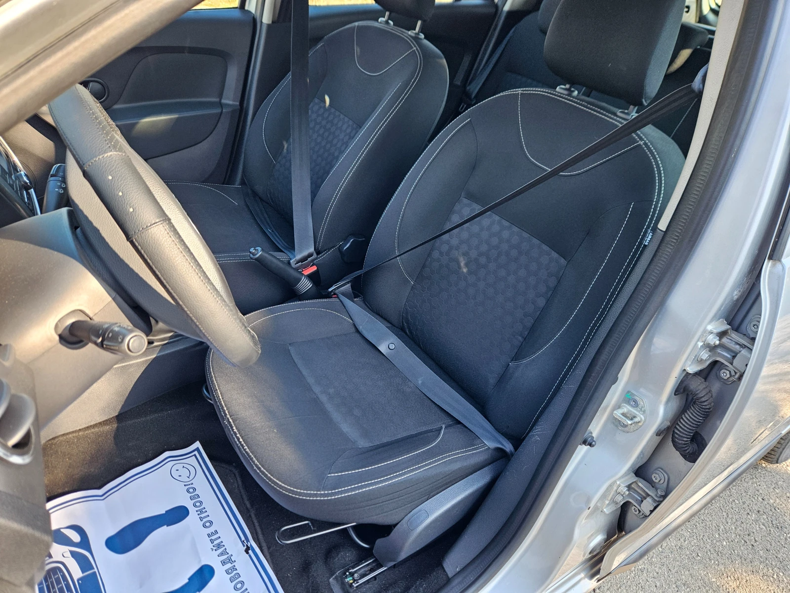 Dacia Logan Бензин газ, снимка 9 - Автомобили и джипове - 53741792