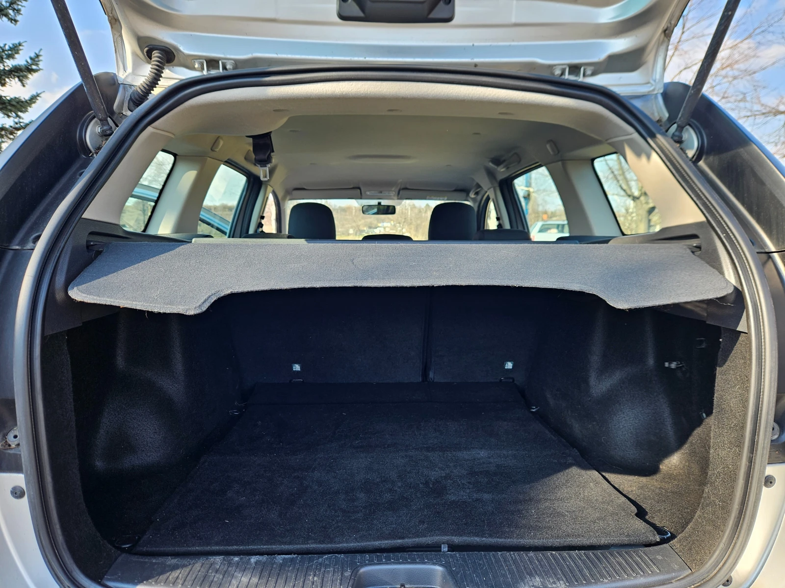 Dacia Logan Бензин газ, снимка 12 - Автомобили и джипове - 53741792