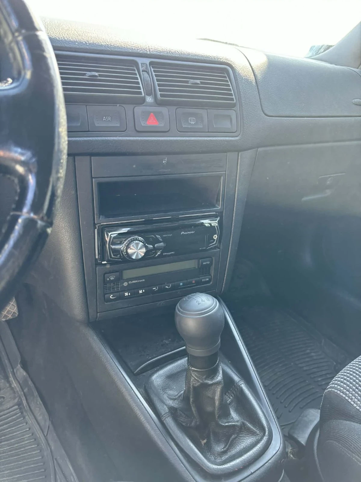 VW Golf Голф 4 6 скорости , снимка 6 - Автомобили и джипове - 53757139