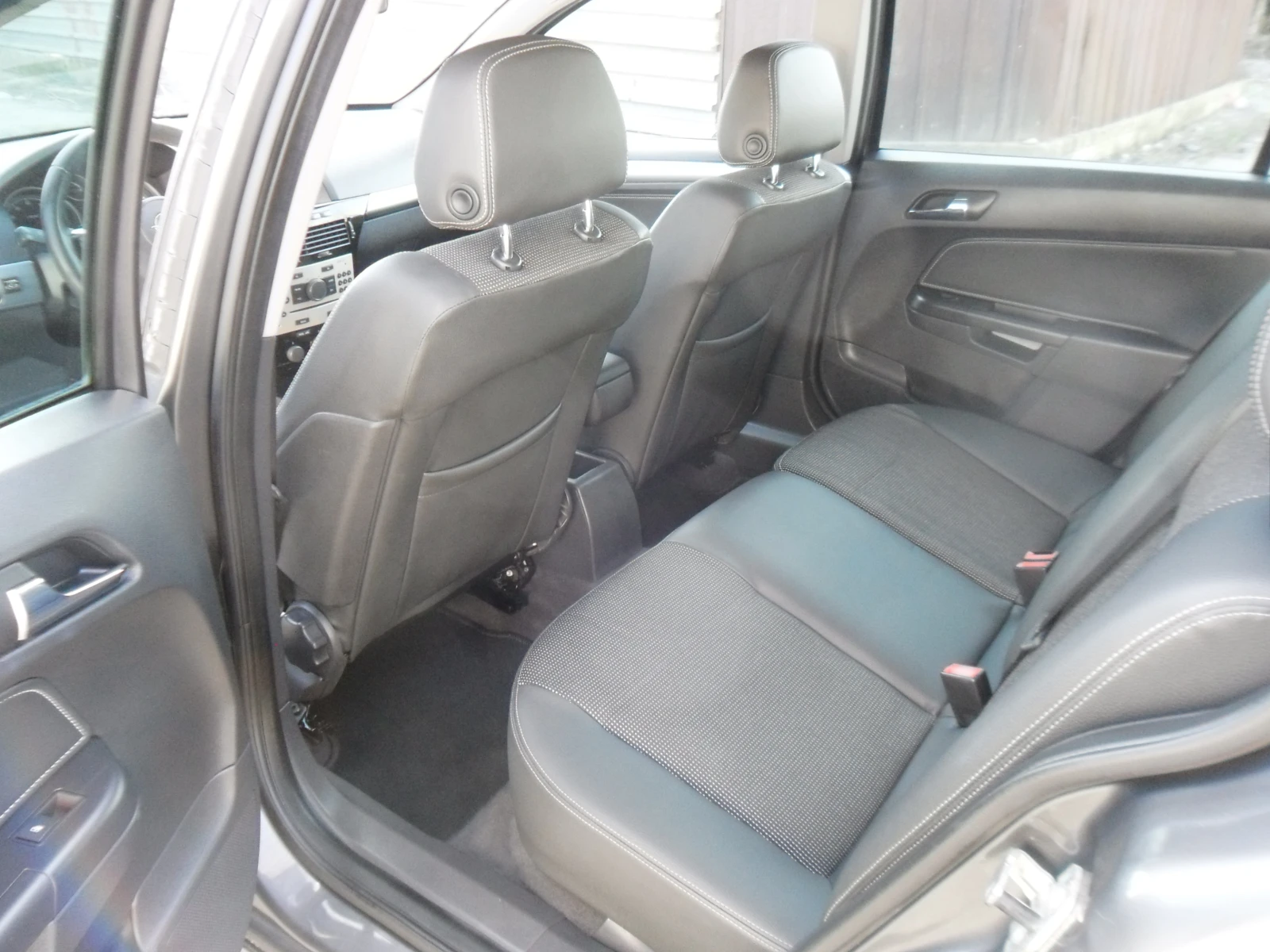 Opel Astra 1, 6i-GAS-KLIMATRONIK-ITALY, снимка 9 - Автомобили и джипове - 53864218