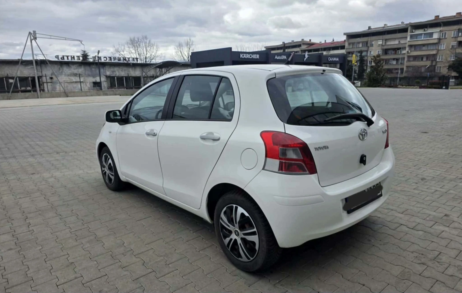 Toyota Yaris 1.33, снимка 6 - Автомобили и джипове - 53939803