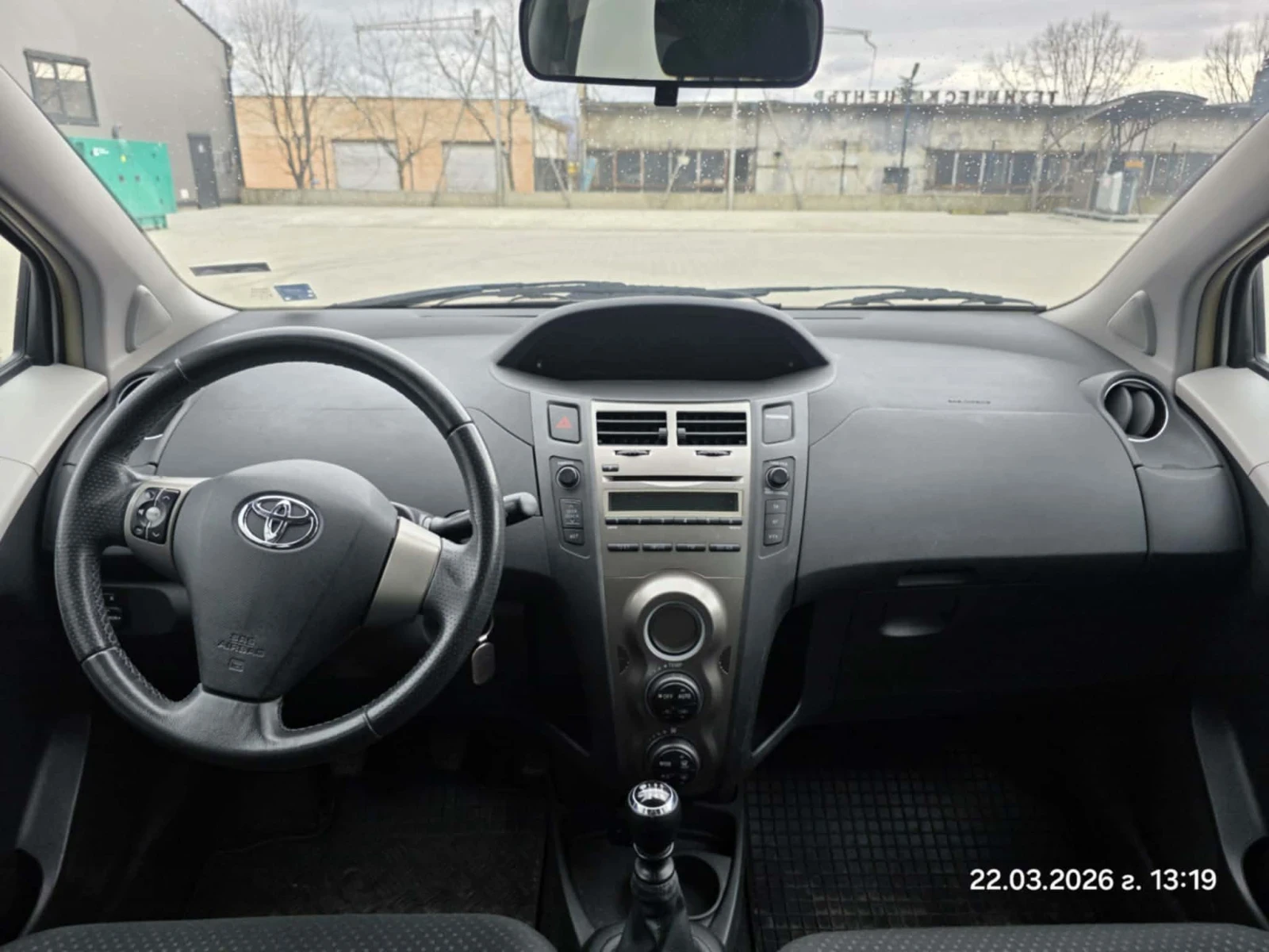 Toyota Yaris 1.33, снимка 10 - Автомобили и джипове - 53939803